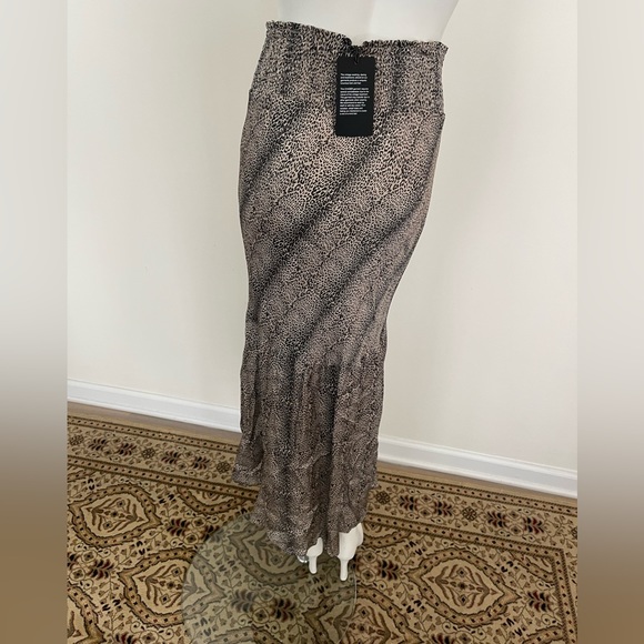 NWT chaser skirt high low sheeta print size m - Picture 2 of 4